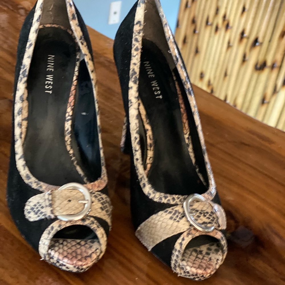 Nine West Snake Skin Suede Black High Heels Size 8
